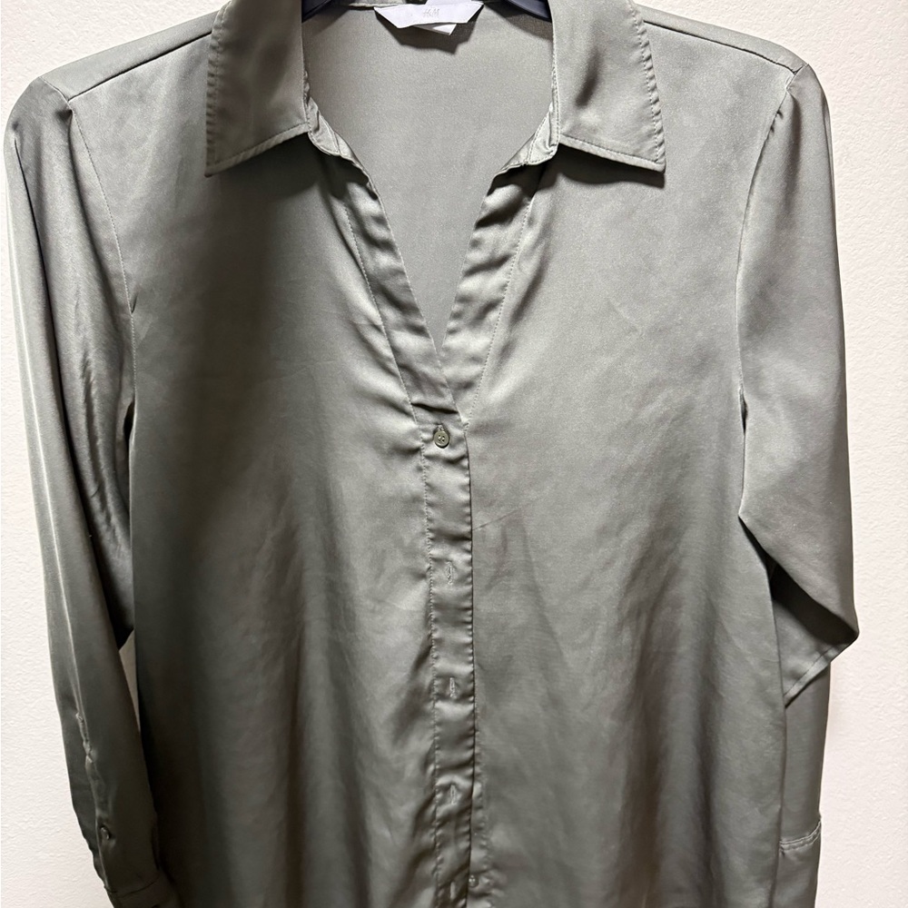 H&M Women's Button Down Shirt in Gray